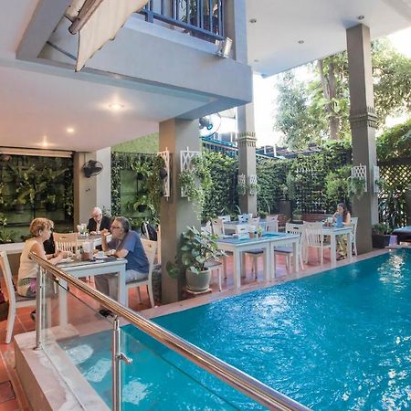 King Grand Boutique Hotel Phnom Penh Exteriör bild